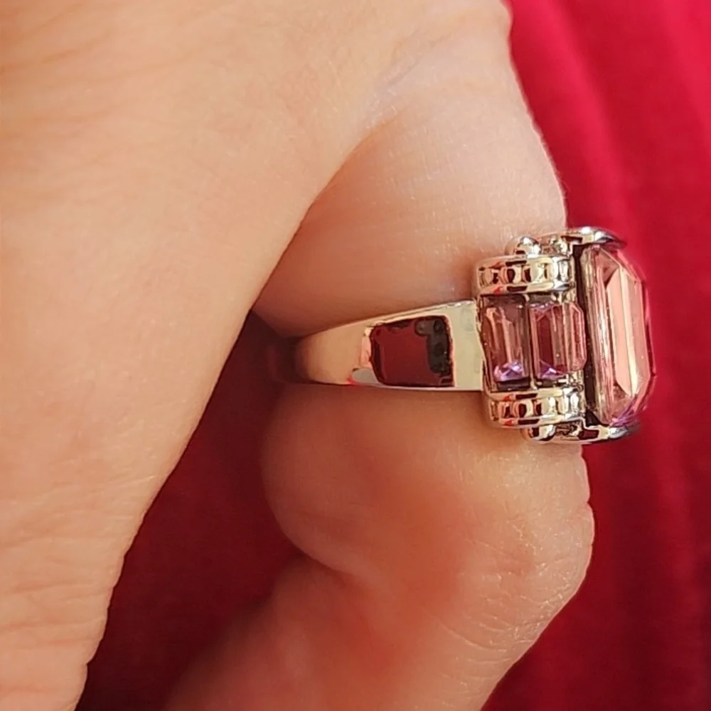Elegant Pink Gemstone Ring - Picture 2 of 3